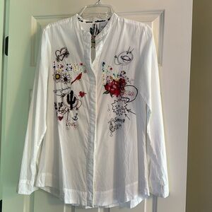 Desigual size large white pop art blouse